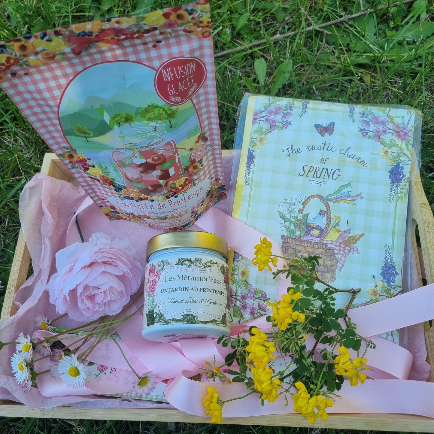 Coffret "Douces Pensées" – Carnet, Infusion & Bougie